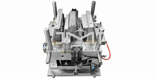 汽車內(nèi)飾模具價格的高低與精度有關(guān)系嗎